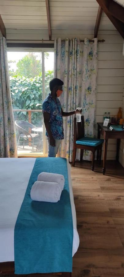 Waterscape Beach Resort ヴァガトール エクステリア 写真